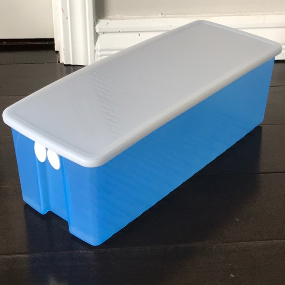 Tupperware Produce Storage Container Blue